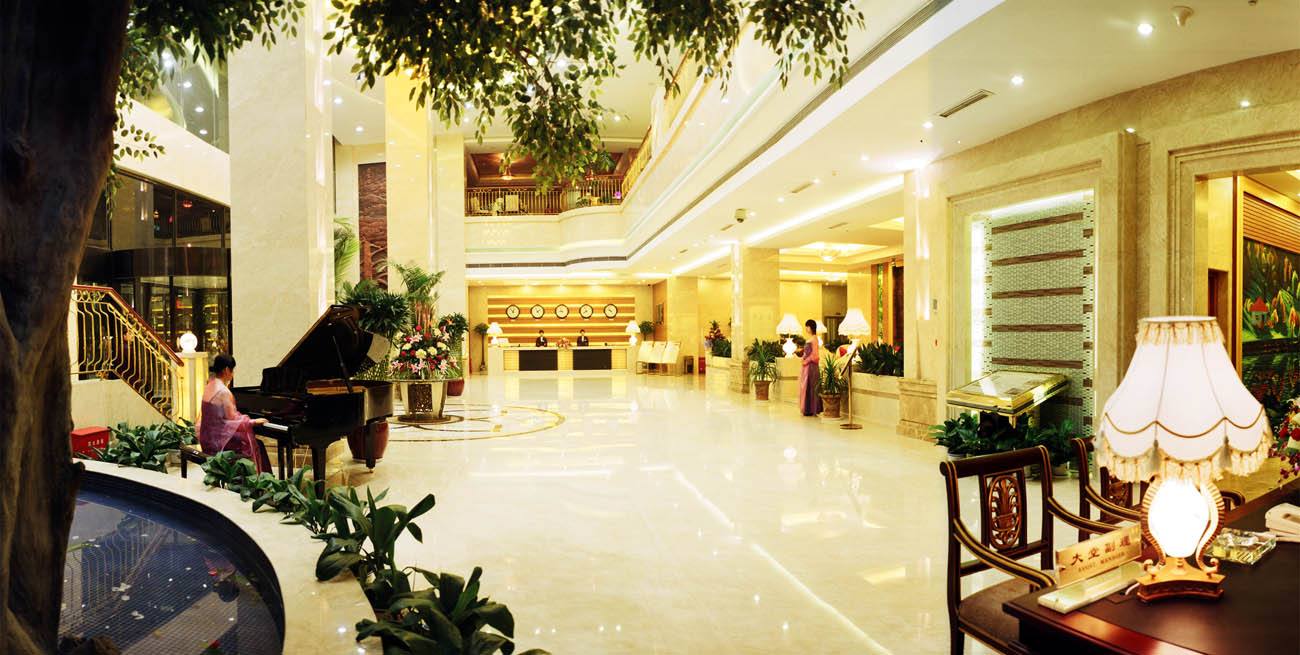 上海酒店大厅装修效果图(图1) 上海酒店大厅装修效果图(图1)
